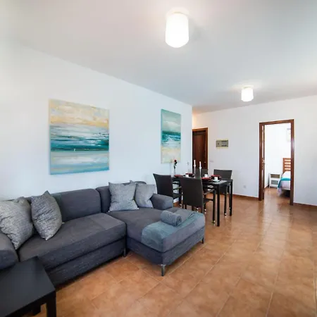 Attractive Holiday In Playa Blanca With Pool Casa de Férias