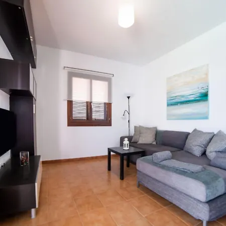 Casa de Férias Attractive Holiday In Playa Blanca With Pool