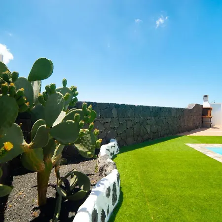 Casa de Férias Attractive Holiday In Playa Blanca With Pool