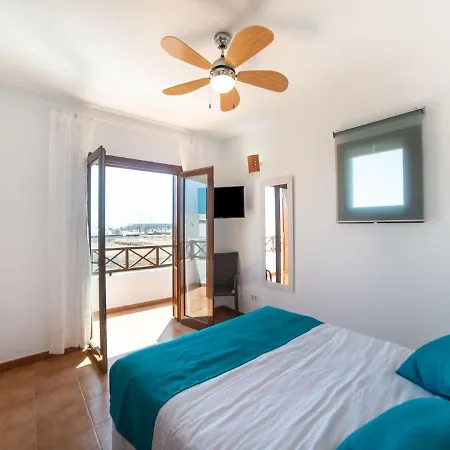 Attractive Holiday In Playa Blanca With Pool Casa de Férias Playa Blanca (Lanzarote)